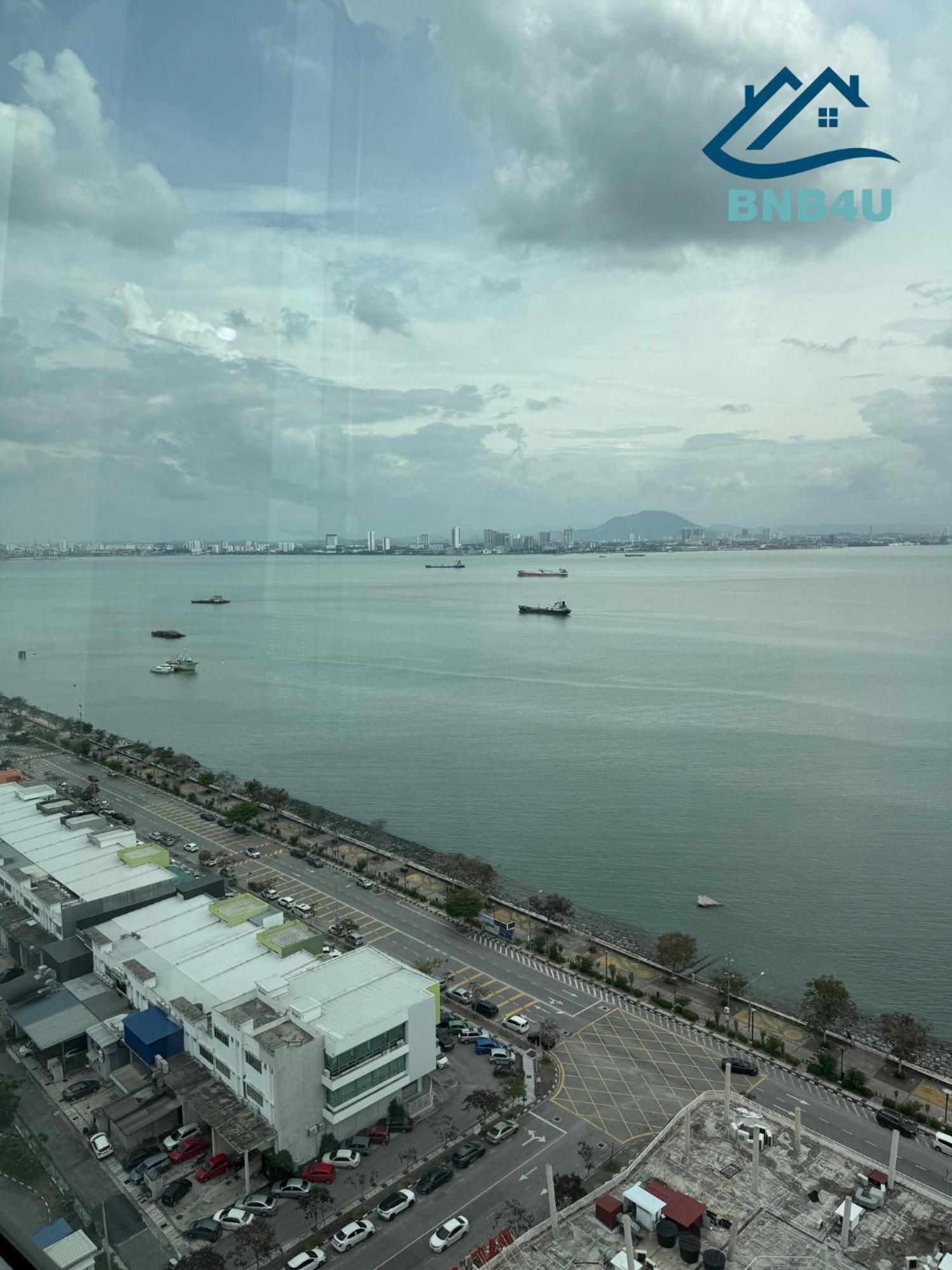 Duplex Seaview Comfort Stay In City By Iz George Town Eksteriør bilde